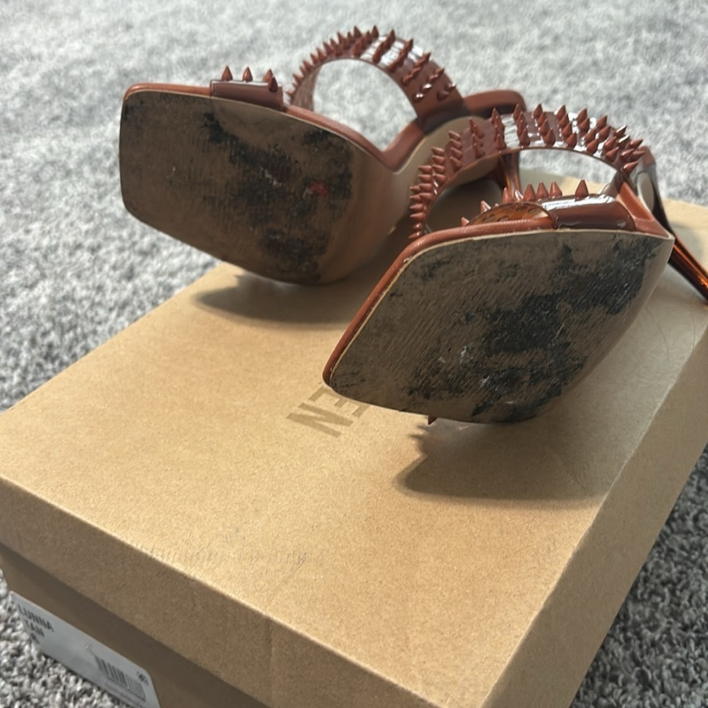 HOST PICK 🌟 GUC Steve Madden Luna Tan Studded Heels Size 6 - Picture 7 of 7